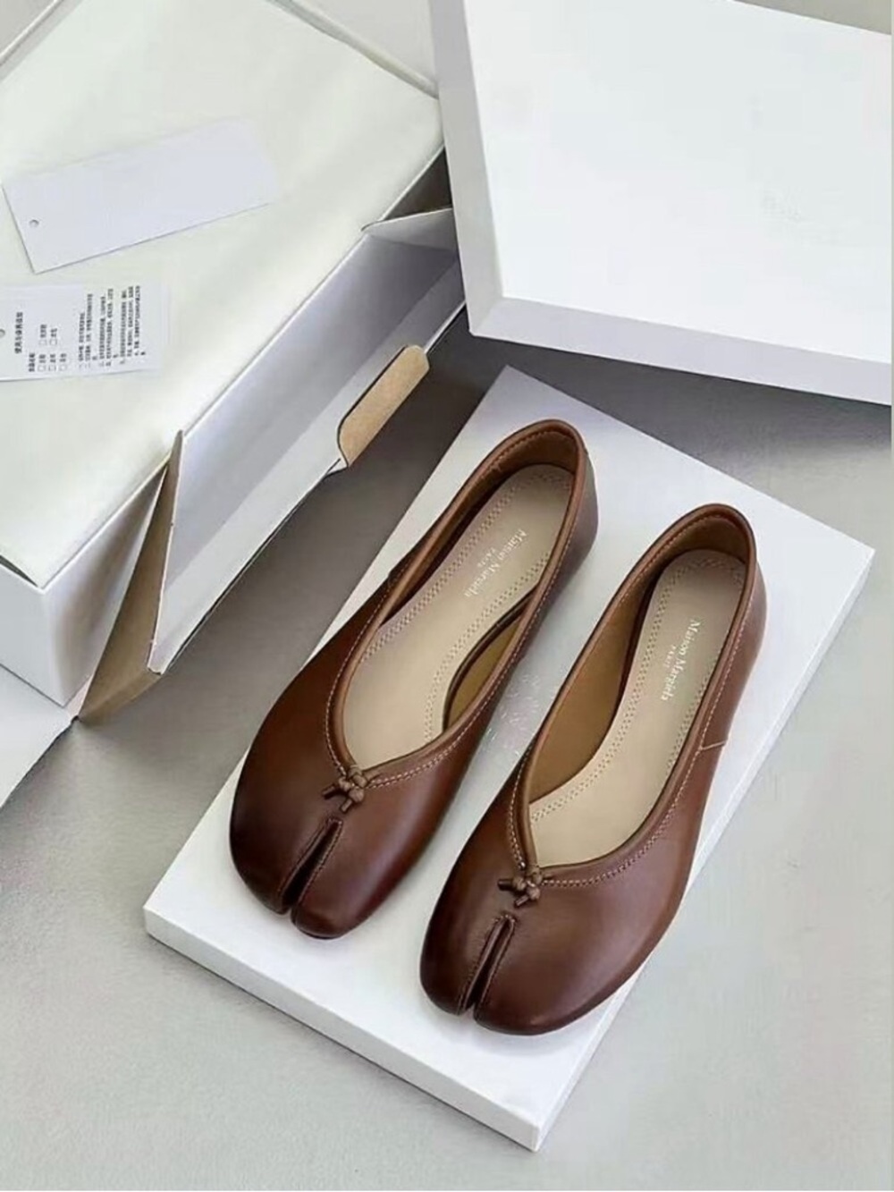 Maison Martin Margiela Brown Split-Toe Leather Flats